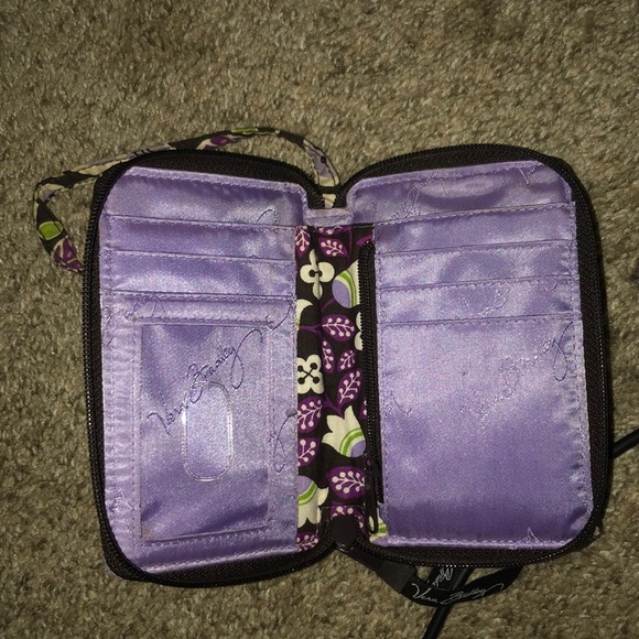 Vera Bradley wristlet - Picture 2 of 2